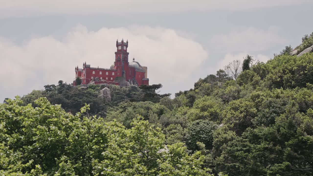 el palacio de pena en sintra