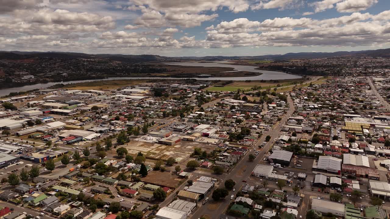 오스트레일리아 태즈매니아의 타마르 강 근처에 있는 론세스턴 시 (launceston city)