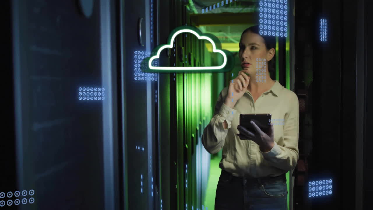 animación de computación en la nube sobre una mujer con una tableta en la sala del servidor