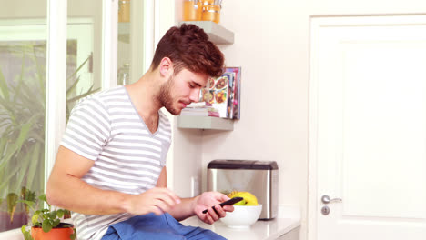 Friends-drinking-coffee-and-using-smartphones