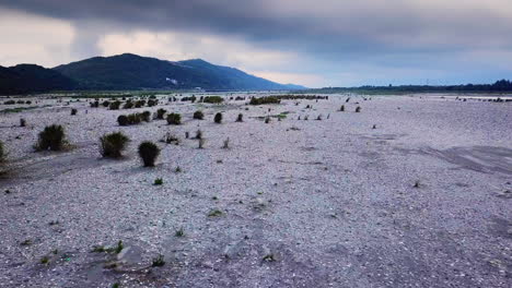 Vista-Aérea-Del-Delta-Del-Río-En-Huilanwan-Waterfront-Bahía-De-Hualien-Taiwán