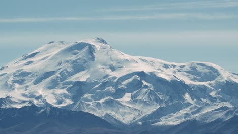 pico de montaña nevado