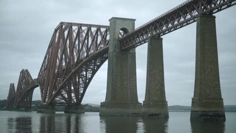 forth bridge cantilever railway bridge across the firth of forth in edinburgh, scotland