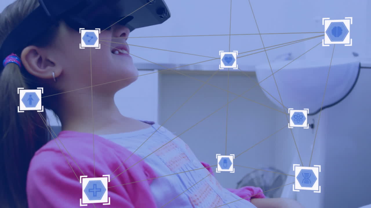 vr 헤드을 착용한 어린이가 의료 아이콘 애니메이션으로 가상 현실을 경험합니다.