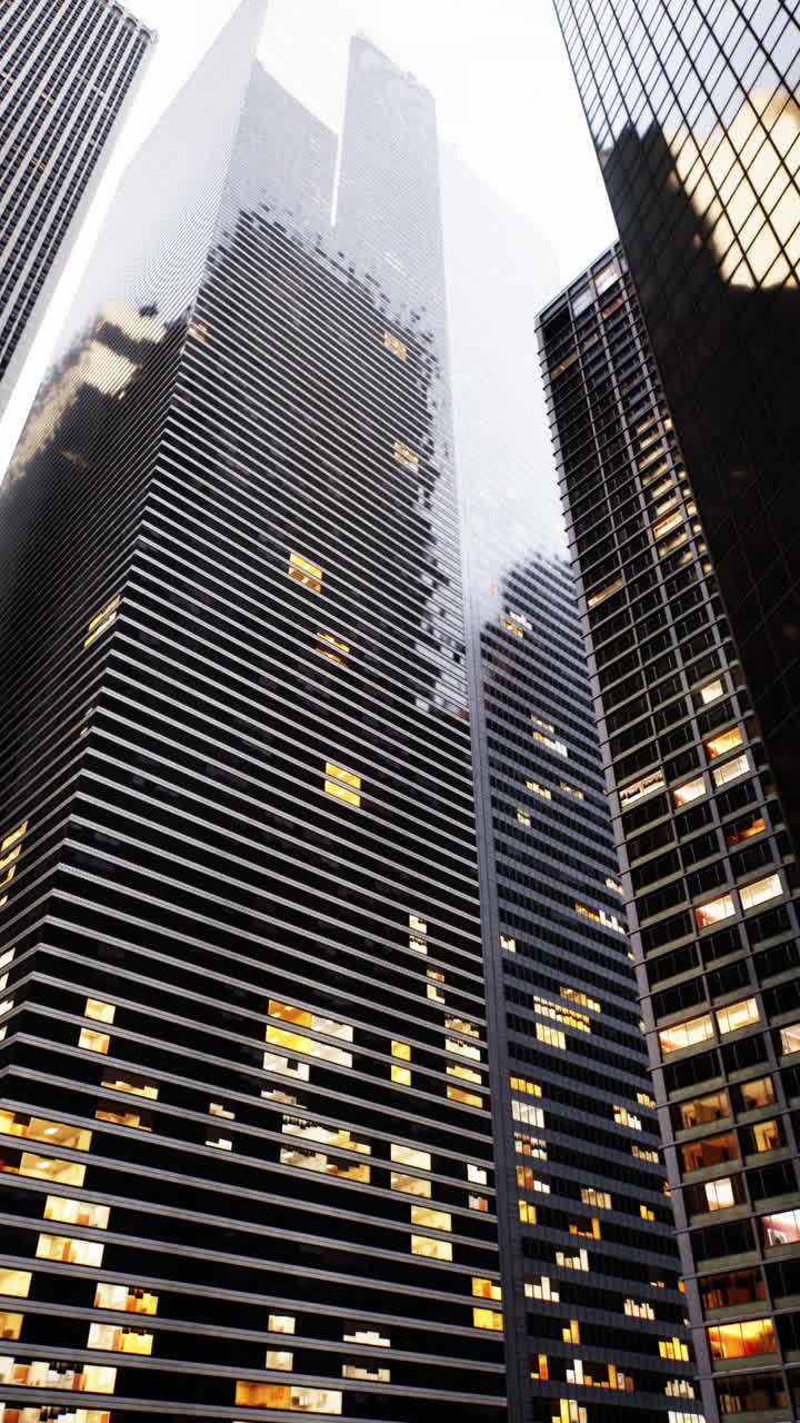 rascacielos en la ciudad por la noche