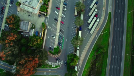 Aerial-of-semi-truck-rest-area-in-Orlando,-Florida