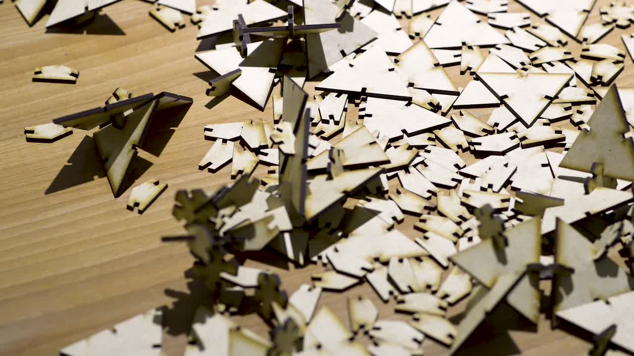 레이저 cnc로 자른 나무 조각의 세부 사항