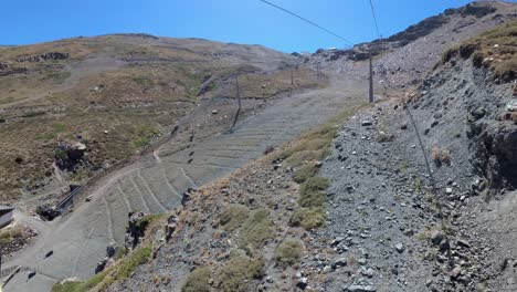 Spanien-Granada-Sierra-Nevada-Sommer-4k-Von-Oben-Und-Unten-Mit-Einer-Drohne-Und-Einer-Action-Cam-Stabilisiert