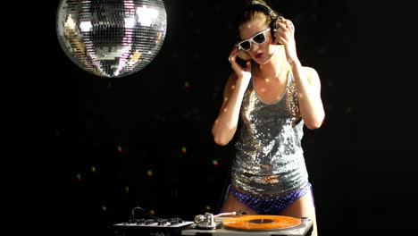 dansen met discobal 108