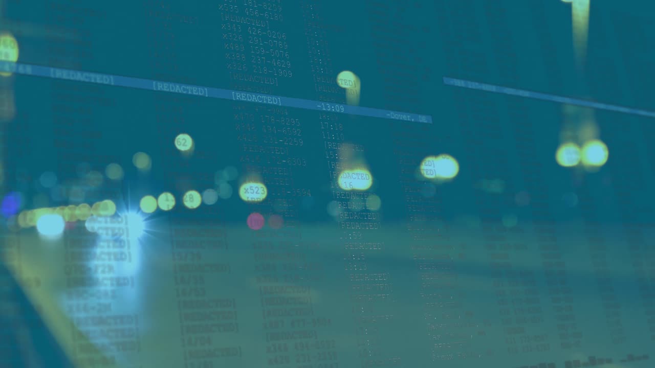 배경에서 밤에 보케 자동차와 거리 불빛에서 움직이는 디지털 정보의 애니메이션