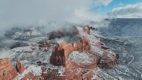 Sedona-Red-Rocks-In-Snowy-Landscape-During-Winter-In-Arizona---Aerial-Drone-Shot