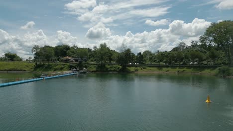 Wunderschöner-Blick-Auf-Den-Bau-Lake-Kuching,-Sarawak