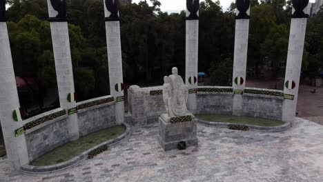 vista aérea del monumento a los niños héroes en la ciudad de méxico