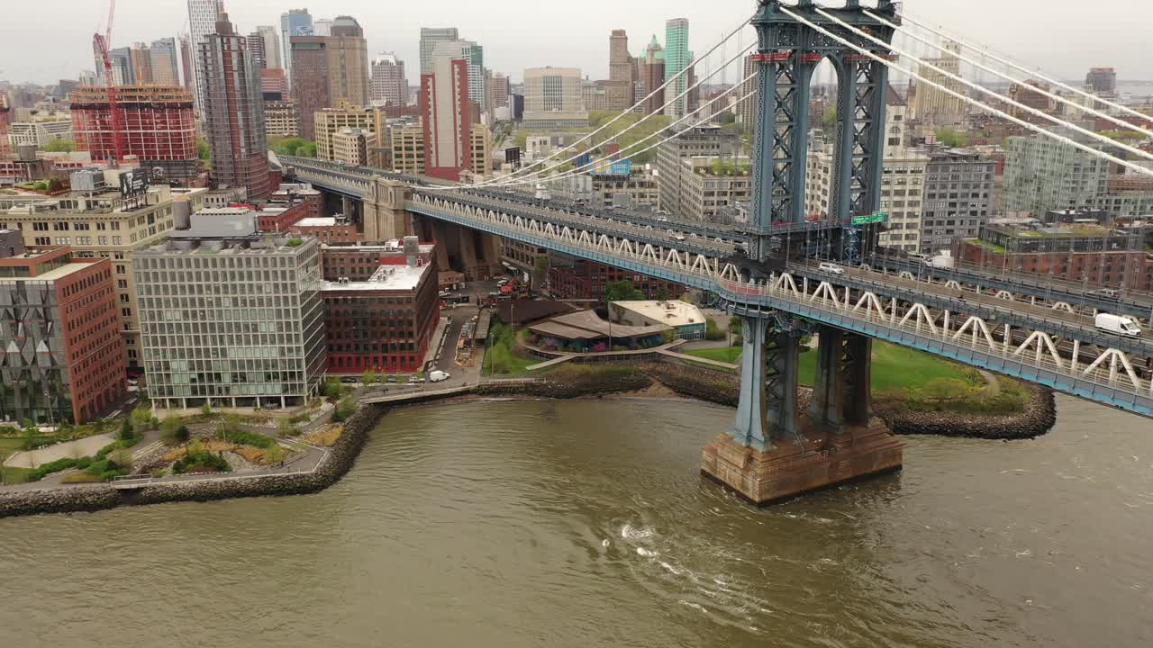 흐린 날 동강의 조감도