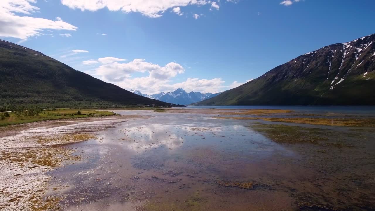 노르웨이 북부 의 피오르드 의 공중 사진