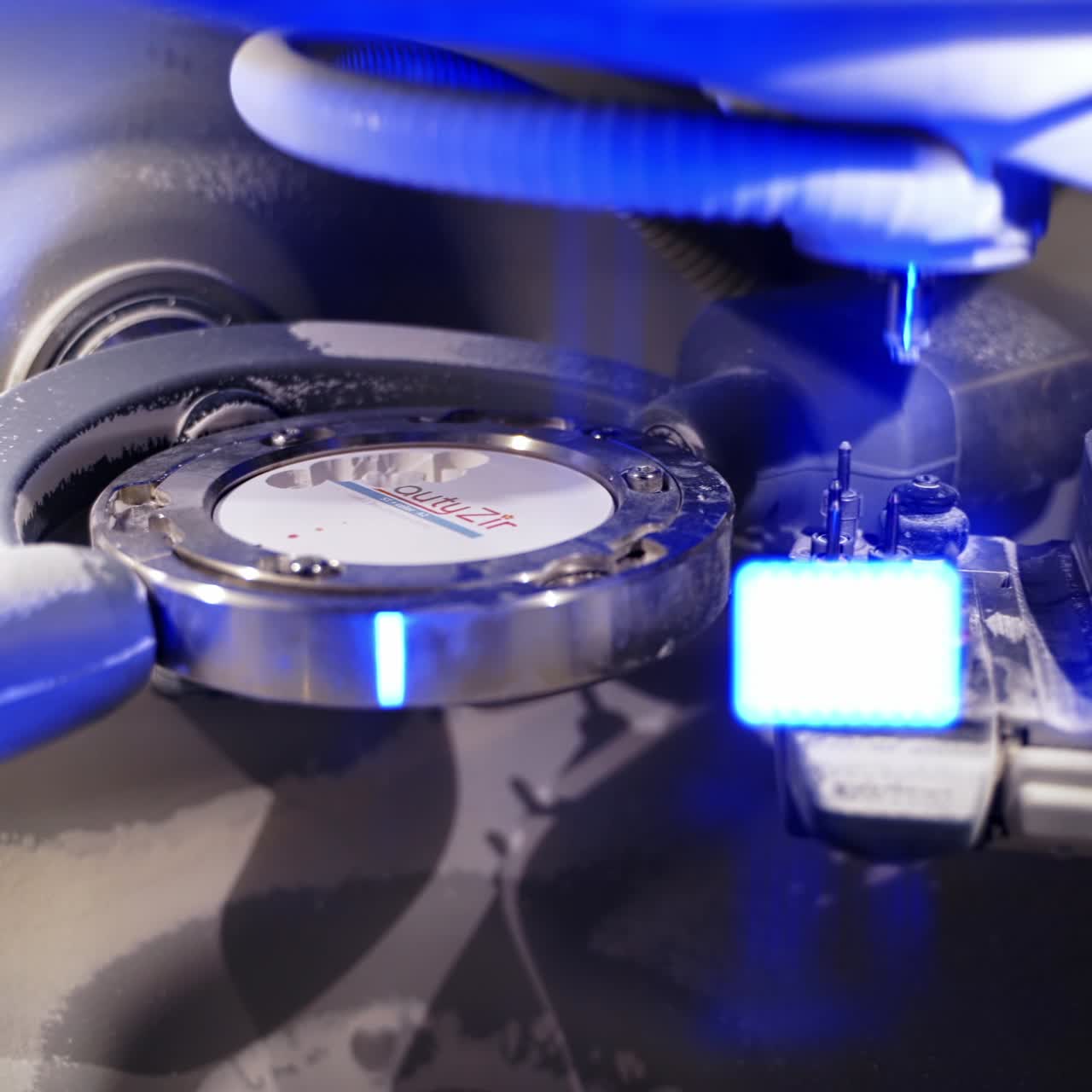 Working process of dental technician