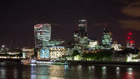 London-Skyline-Dark-4K-07