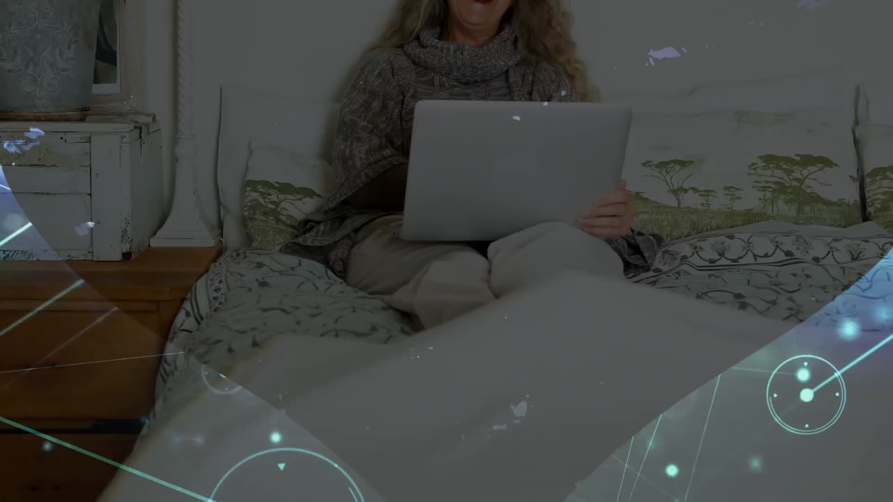 노트북을 사용하는 백인 여성에 대한 연결 네트워크의 애니메이션