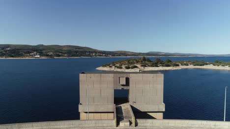 presa hidroeléctrica en europa vista aérea