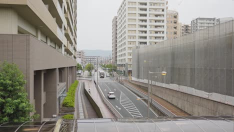 barrio urbano japonés, clima nublado