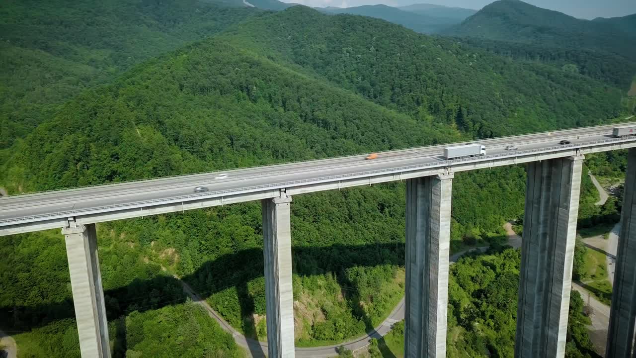 Speed ramp on motorway bridge