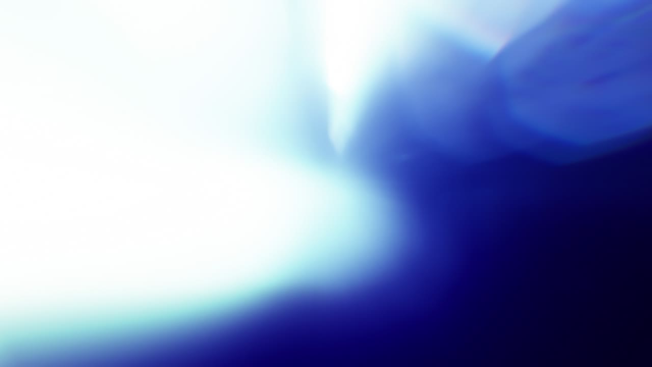 las luces estroboscópicas de la policía, las llamaradas intermitentes, las fugas ópticas brillantes.