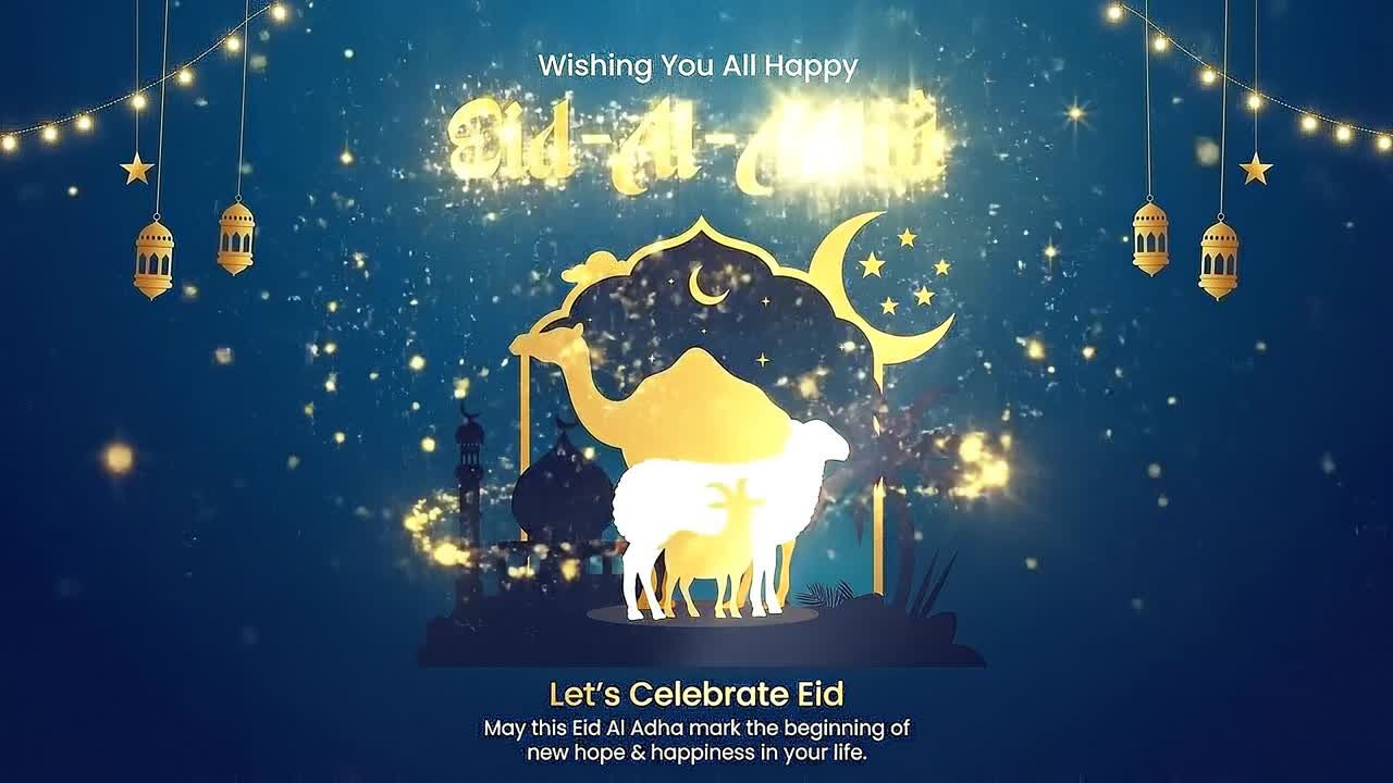 Banner per la celebrazione dell'Eid al-Adha con cammello, capra, pecora, silhouette di moschea, palme, lanterne luminose e sfondo desertico al tramonto