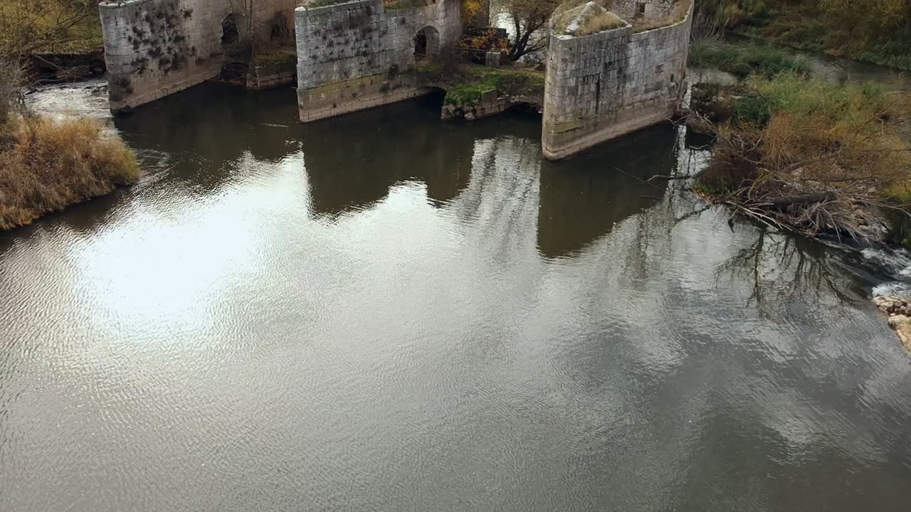 molino de agua viejo y abandonado