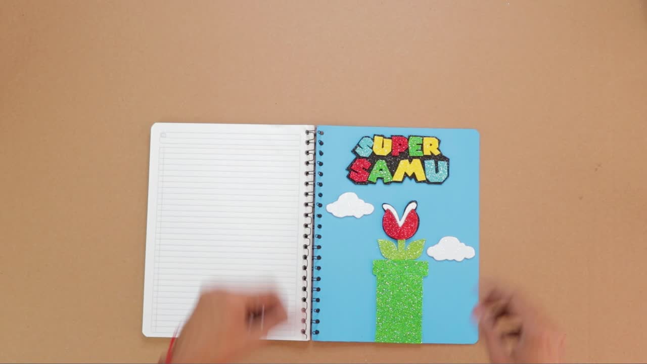 オーダーメイドノートブックを作成しカバーをスパイラル ノートブックに接続します