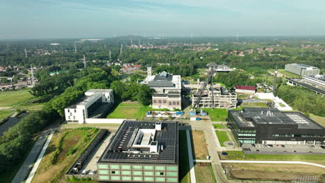 Gebäude-Des-Wissenschaftlichen-Und-Technologischen-Inkubators-Thor-Park,-Belgien