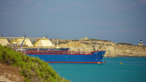 Enorme-Buque-De-Transporte-En-El-Puerto-Libre-De-Malta---Lapso-De-Tiempo