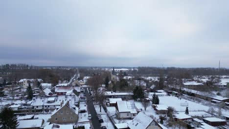 mercado de navidad invierno pueblo de nieve, nublado alemania