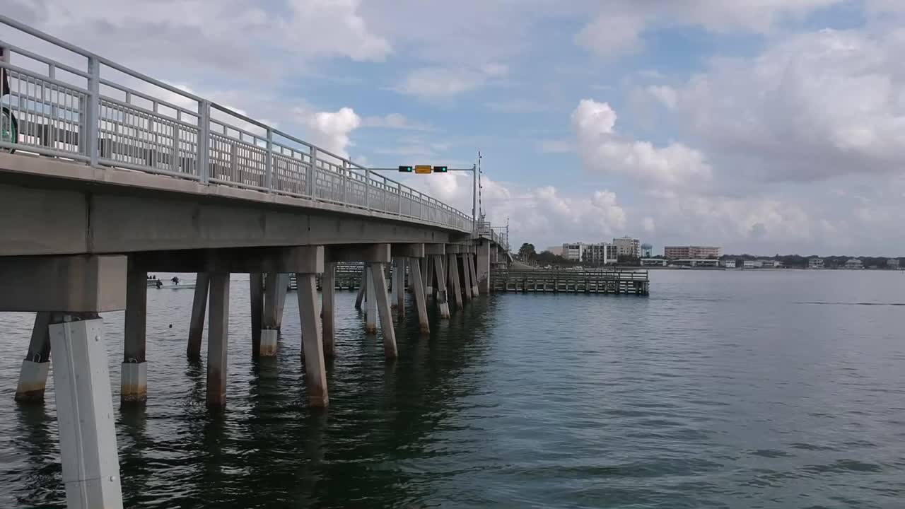 Dette er Dunedin Causeway i Dunedin, FL