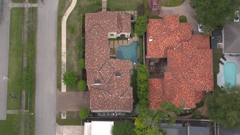 vista a vista de pájaro de las casas ricas en houston, texas