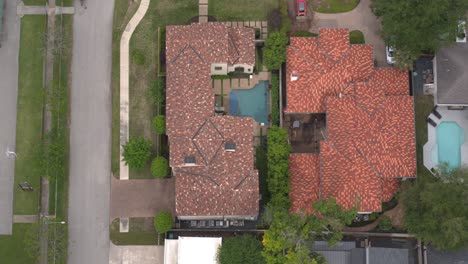 birds eye view of affluent homes in houston, texas