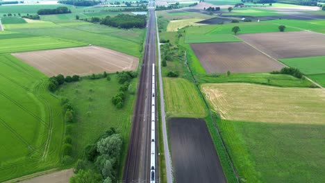 Tren-De-Pasajeros-Hielo-Drone-Aéreo-4k