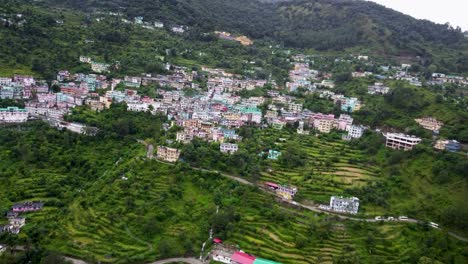 Pueblos-Situados-En-El-Borde-De-Las-Montañas-En-La-India