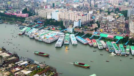 Dhaka-Bangladesh-Río-Buriganga-Contaminado-País-Del-Tercer-Mundo-Megaciudad-Asia