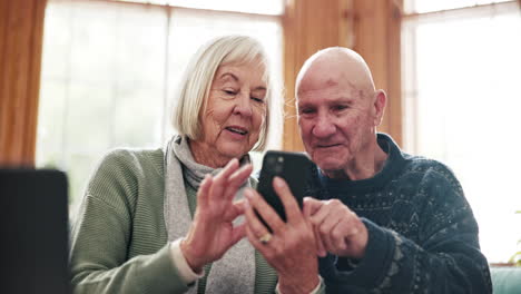 Entspannen-Sie-Sich,-Zu-Hause-Und-älteres-Paar-Mit-Smartphone
