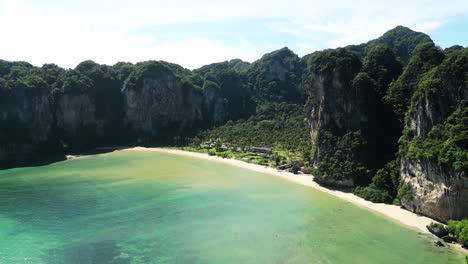 Drone-view-of-Railay-Beach-whose-beauty-is-like-heaven-in-Krabi,-Thailand