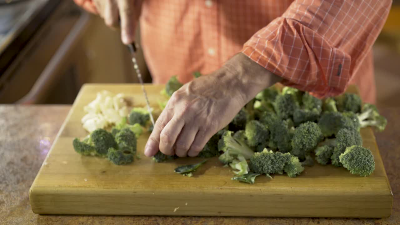 Preparing Broccoli for Cooking