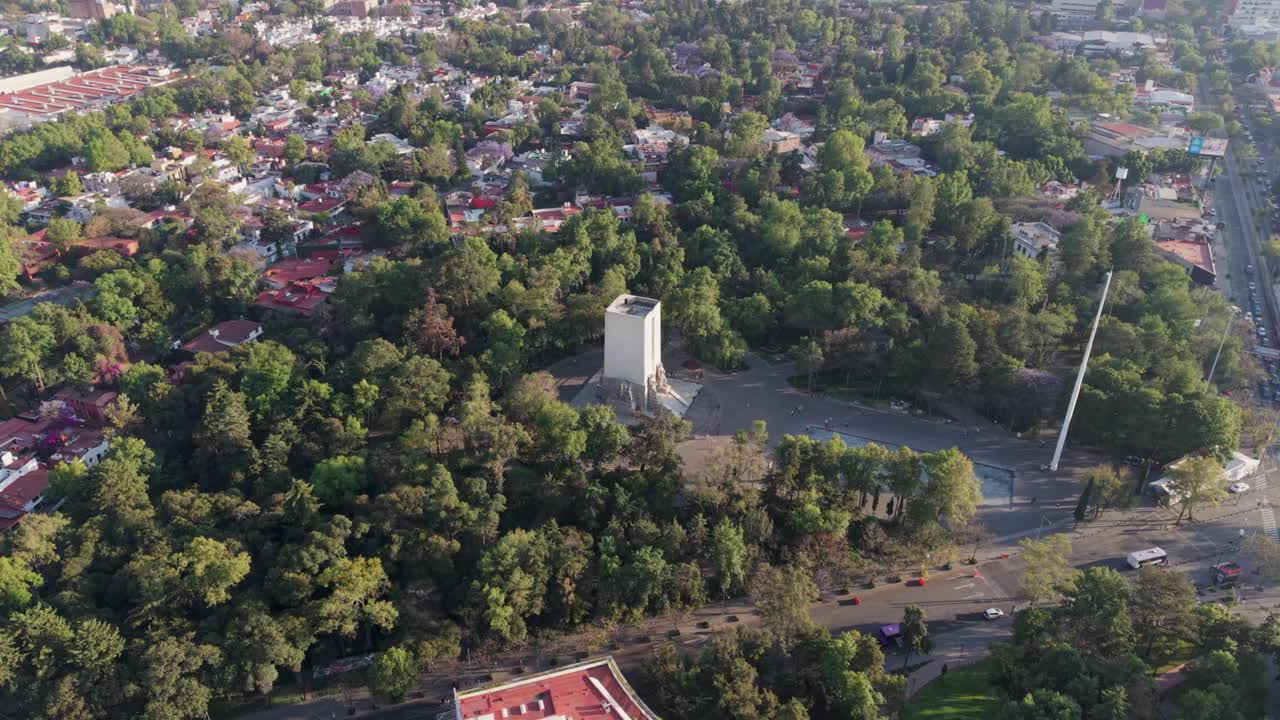 Aerial shot of Alvaro Obregon Monument and La Bombilla Park, Mexico City