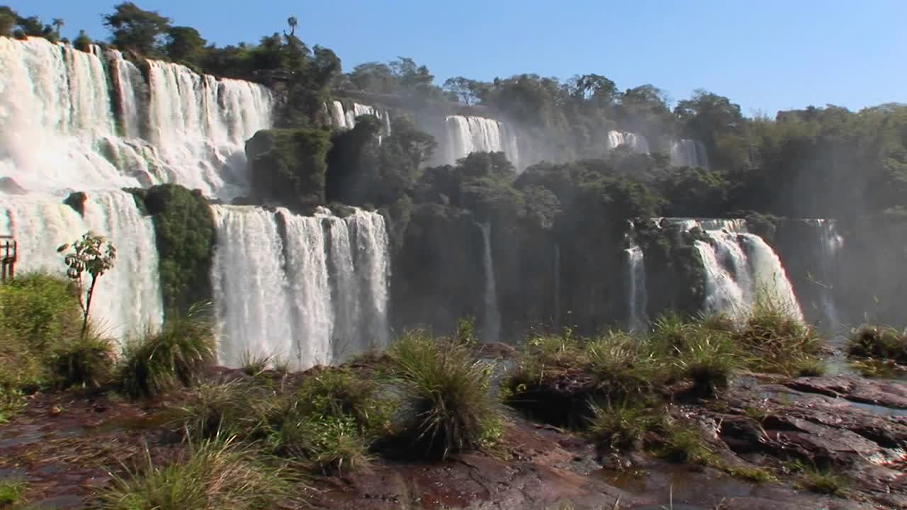 cataratas del iguacu en la frontera de brasil y argentina 1