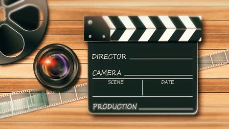 tema del operador de la cámara, carrete de película, cámara de lente con clapper de película en el escritorio de madera, pasatiempos de bucle de video plantilla de fondo