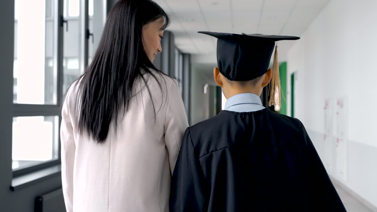primer plano retrato de mujer sobre un colorido fondo de luz de neón 1