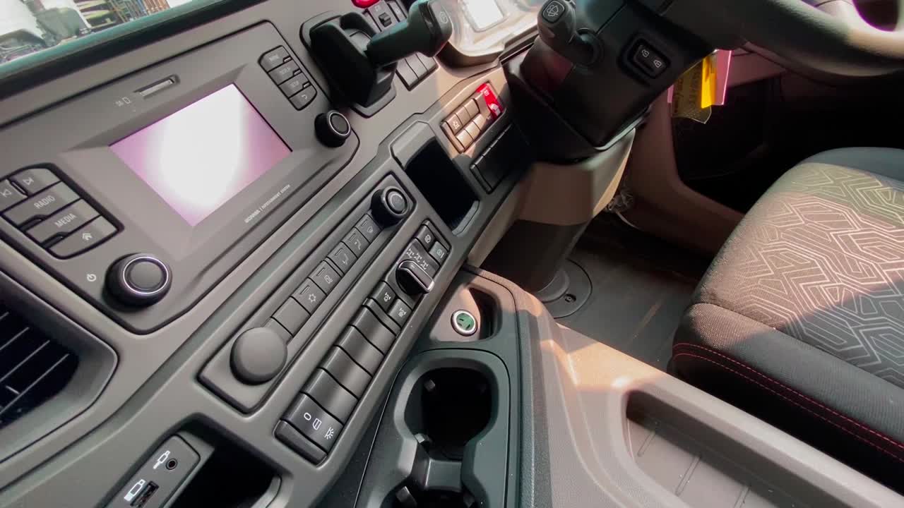 Driver's cabin of SCANIA P410 XT