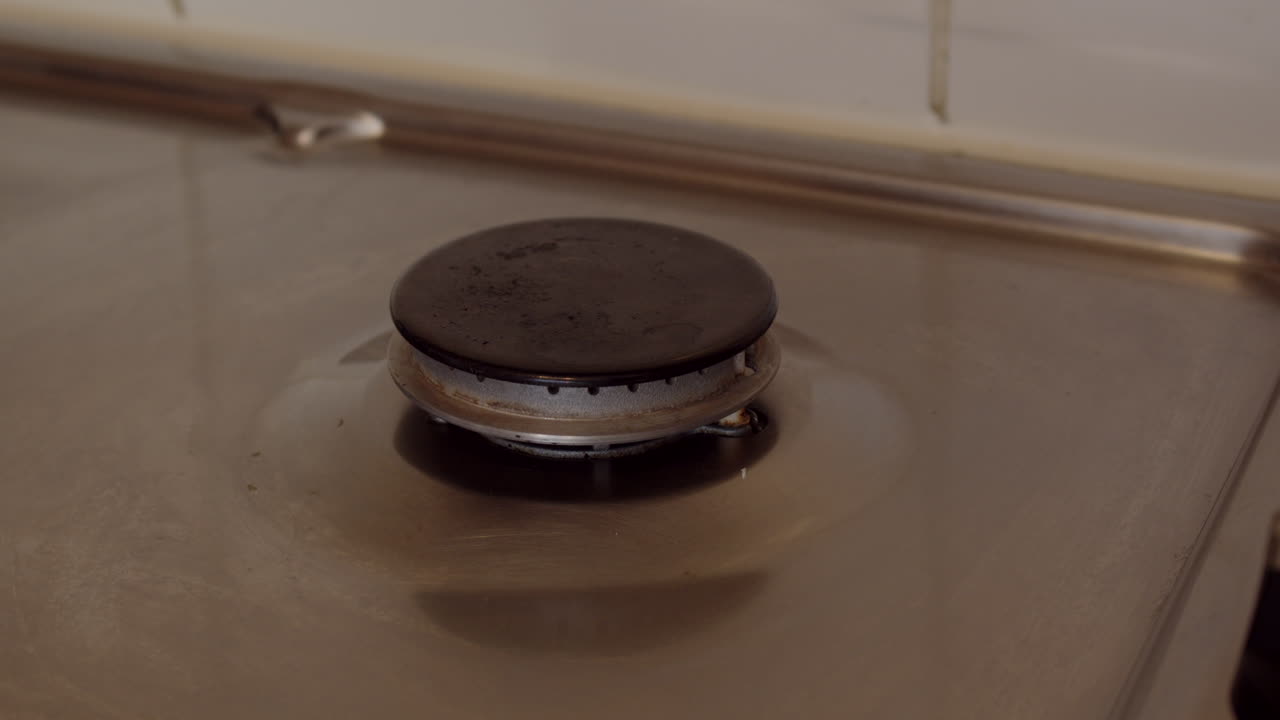 팬 바 없이 호브 가스 분사를 높게 켠 다음 가스를 끄는 cu