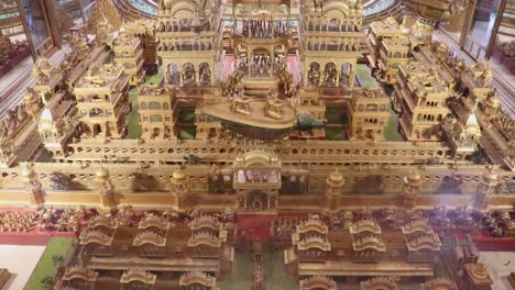 Miniatur-Der-Alten-Heiligen-Goldenen-Stadt-Ayodhya-Aus-Einem-Anderen-Blickwinkel.-Das-Video-Wurde-Am-19.-August-2023-Im-Soni-Ji-Ki-Nasiya-Jain-Tempel-In-Ajmer,-Rajasthan,-Indien,-Aufgenommen