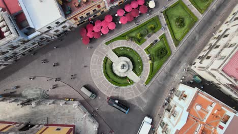 Kleine-Stadt-In-Mexiko-Guananajuato-Von-Oben-Plaza