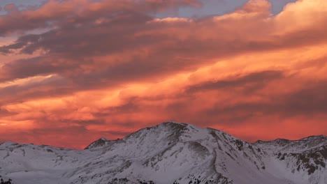 último solsticio de invierno luz diciembre montañas rocosas hora de oro avión no tripulado colorado división continental paseo de amor herman gulch coon colina vibrante puesta de sol crepúsculo escarpados picos nevados pan abajo y arriba